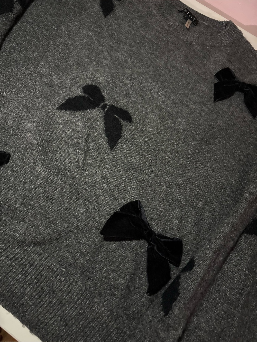 Women’s bow sweater - Picture 1 of 2